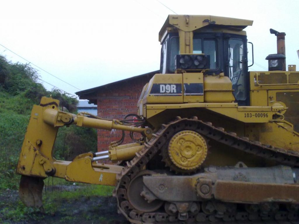 used cat bulldozer D9R