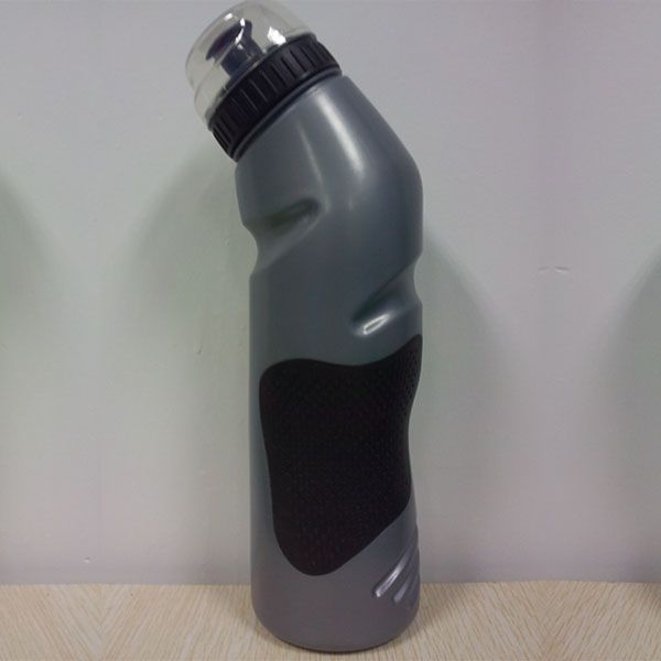 Hot selling bulk plastic water bottles 750ml custom logo