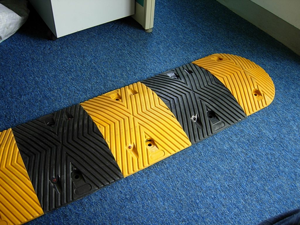 high quality rubber, PVC/cast steel speed bump, sleeping policeman