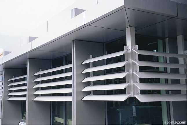 Airfoil sun louvers