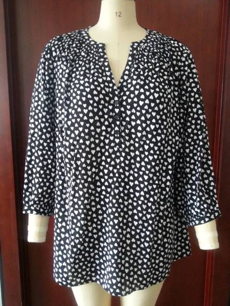 LADIES' 100%VISCOSE HEART PRINT PLUS SIZE BLOUSE