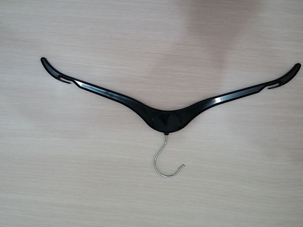 PLASTIC HANGER FOR WHOSELLER