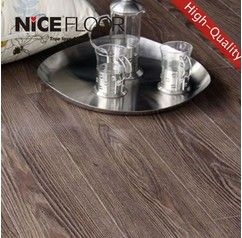 synchronized surface laminate flooring