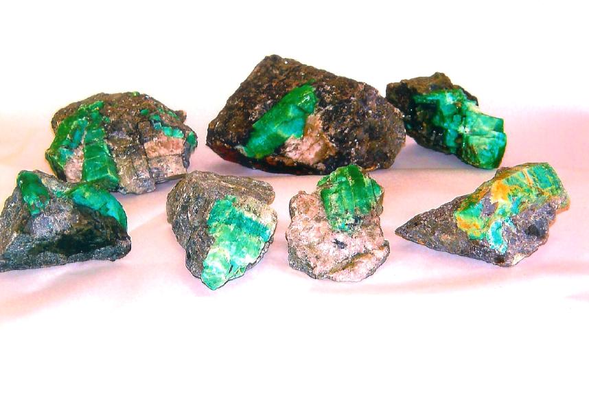 660 lbs of un-cut Emeralds = 1.496 Million Carats