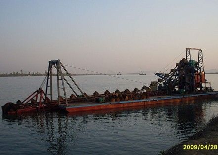 Bucket chain sand dredger