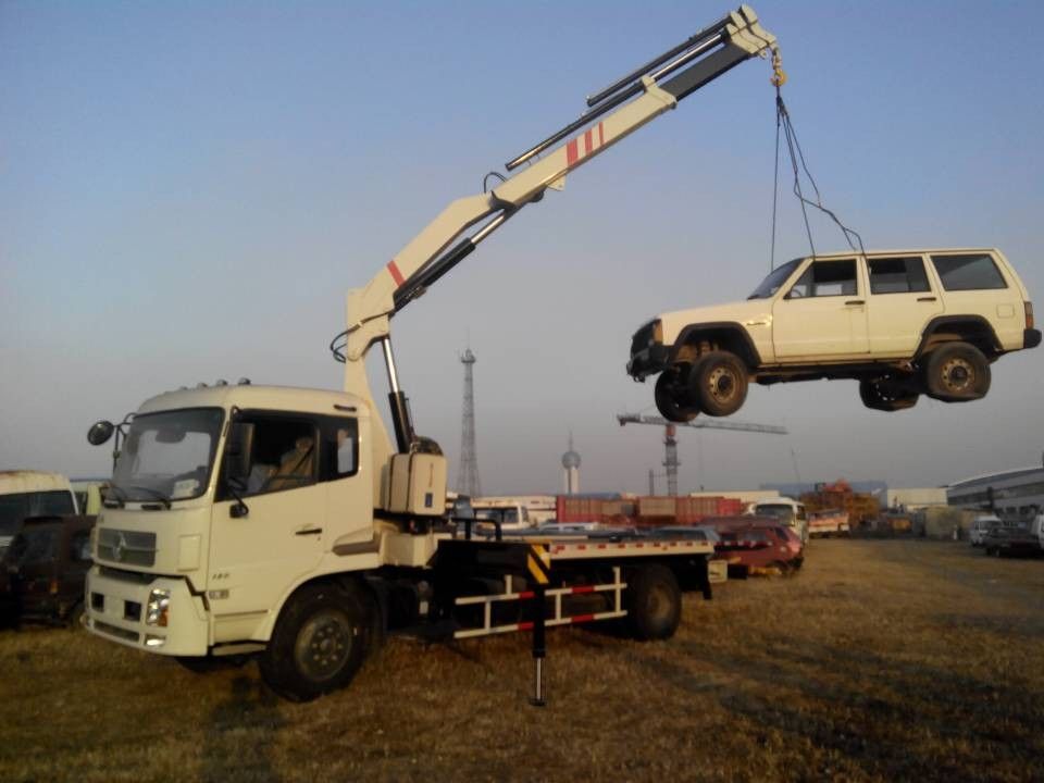 5 ton flatbed rotator tow truck with crane for sale