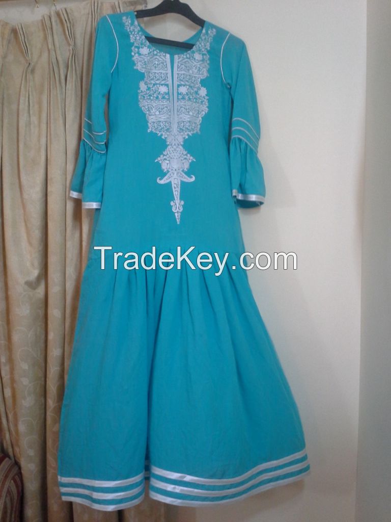  White Linen Green Embroidered Jalabiya