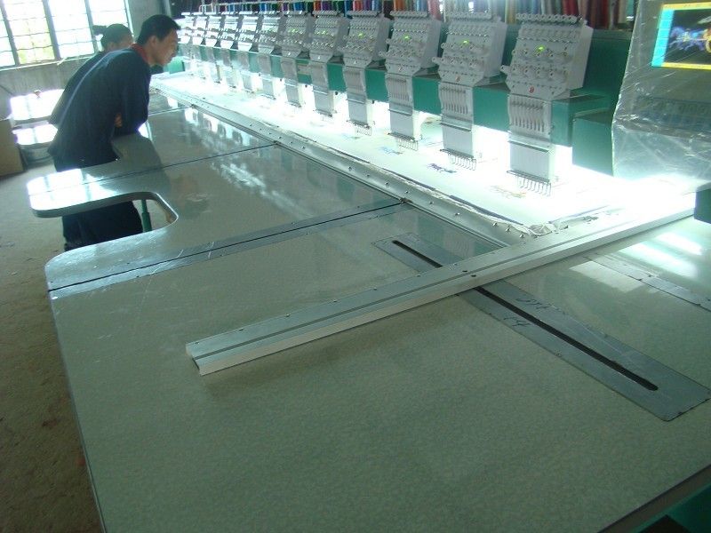 Flat embroidery machine