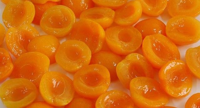 Canned apricot