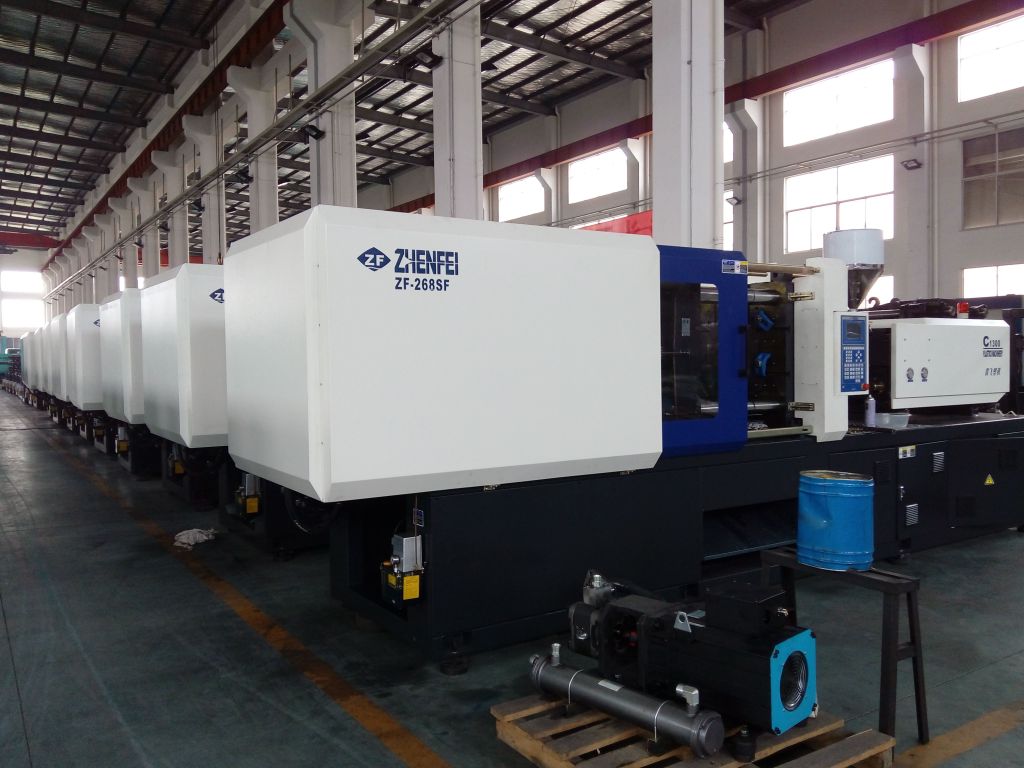 268ton Inejction Molding Machine with hopper dryer