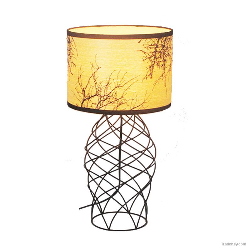 Metal wire table lamp