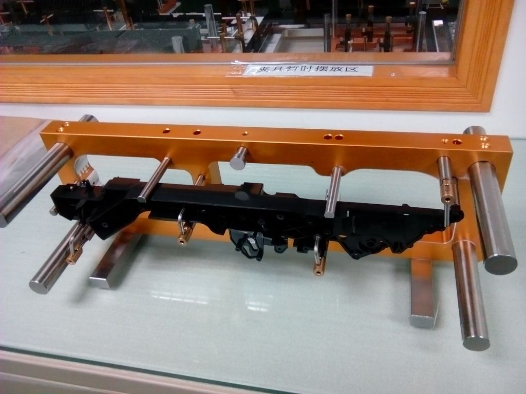 Hign precision plastic mould design & manufacture and provide one-stop plastic service by df mold from china