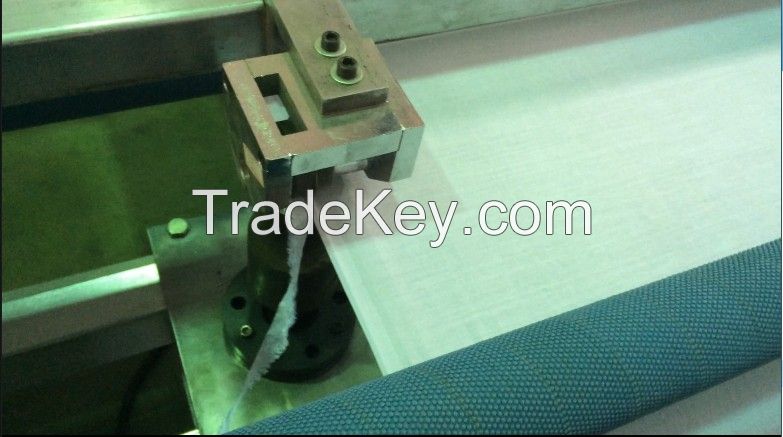 Ultrasonic selvedge cutting machine