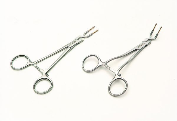 Surgical instruments 