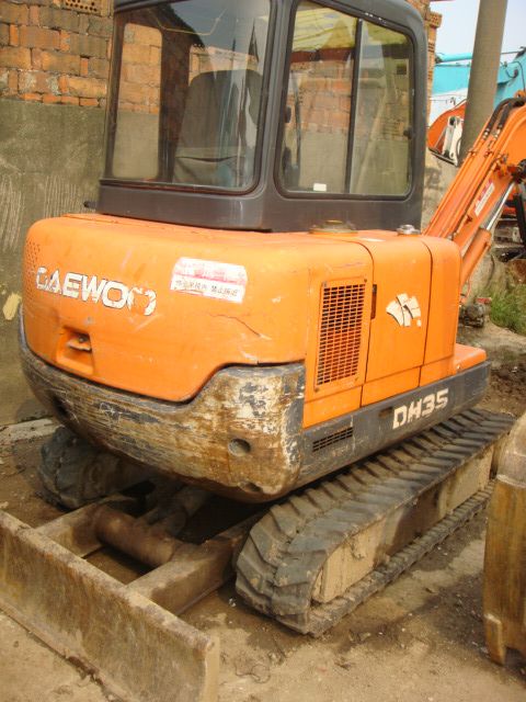 Used Daewoo mini digger DH35