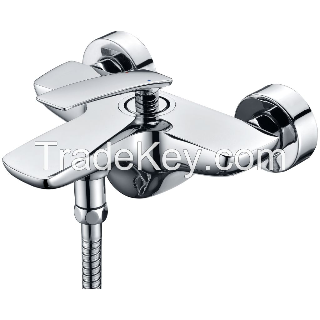 Single lever bath-shower mixer