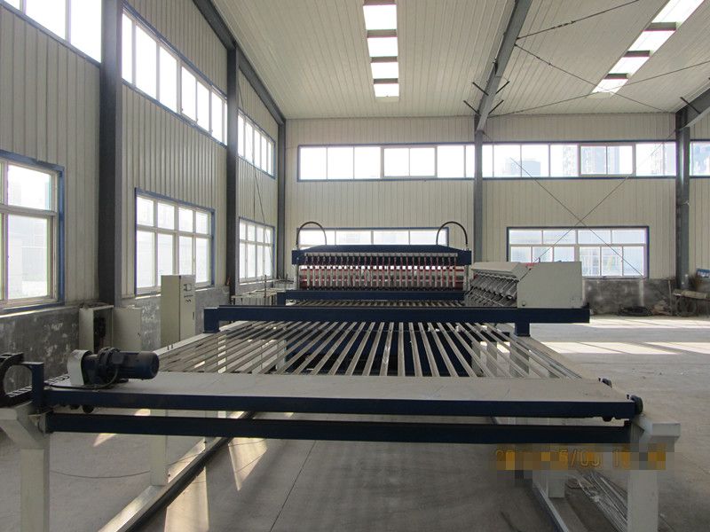 Mesh wire welding machine