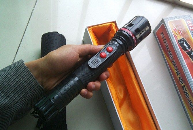 812 Type Self-defense Flashlight Torch