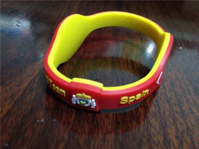 COLOR-FILLED / PRINTED   DEBOSSED   EMBOSSED SILICONE BRACELET