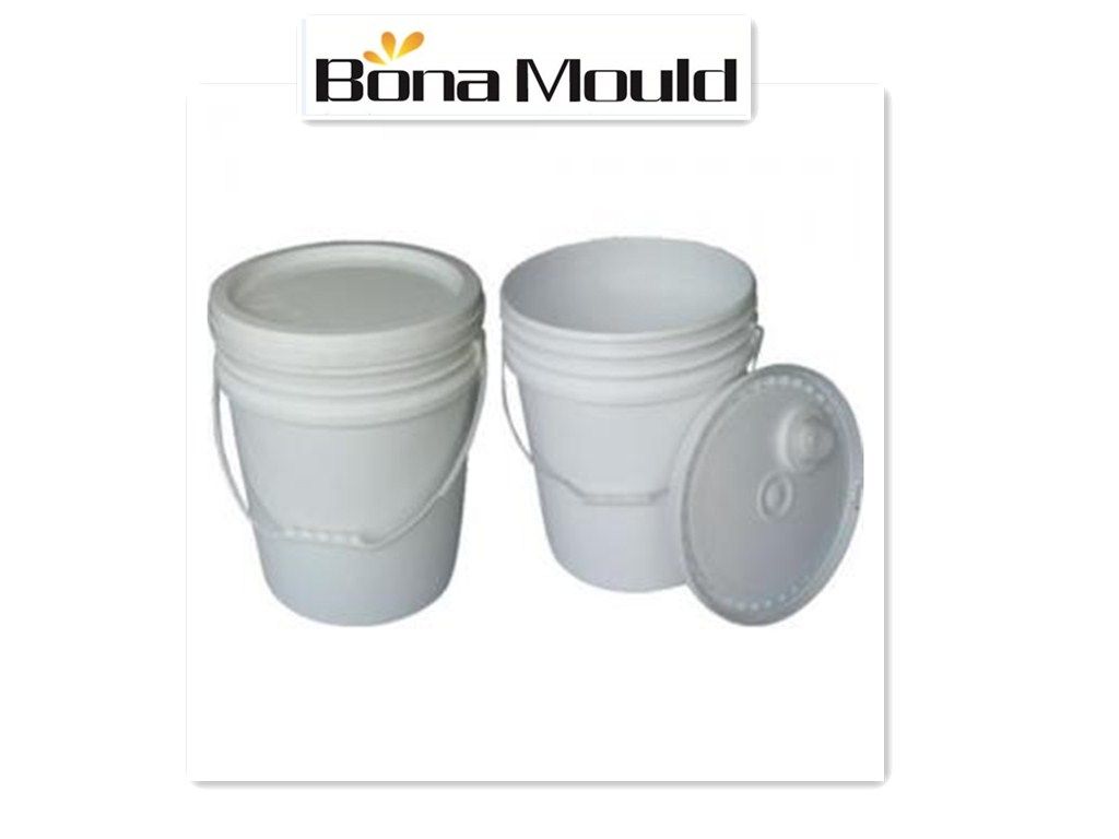 Plastic paint pail mould