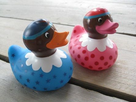 plastic rubber ducks