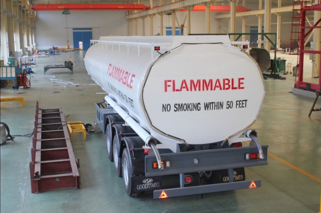 Fuel tanker trailer