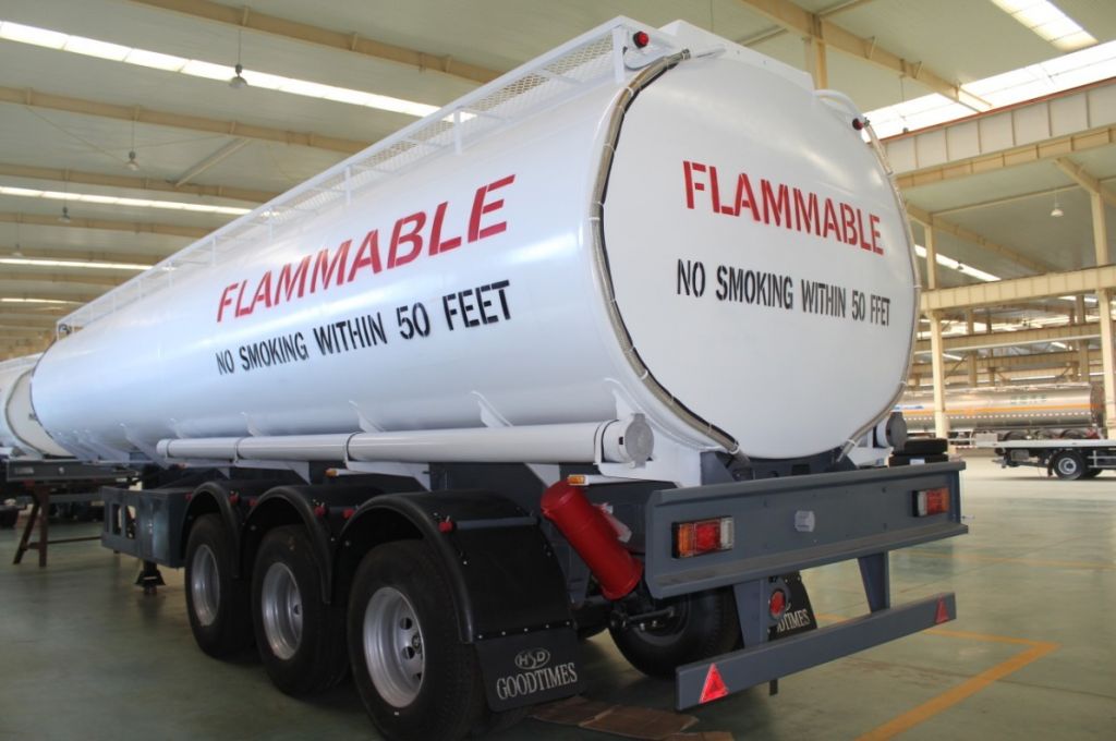 Fuel tanker trailer