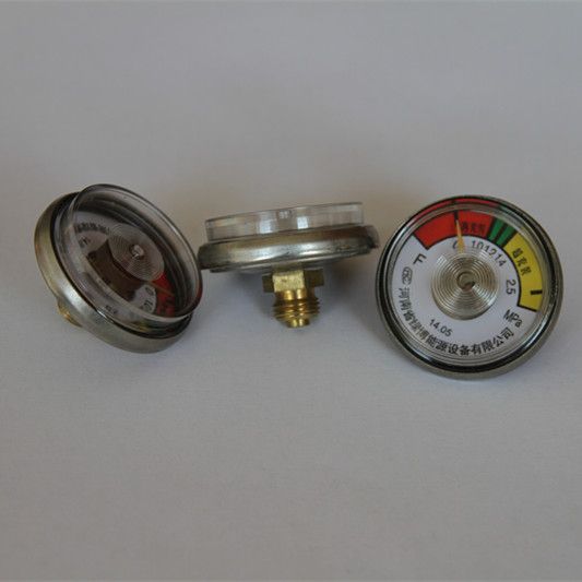 Pressure gauge for dry powder fire extinguisher