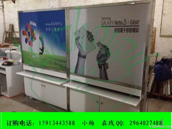 Mobile phone experience cabinet