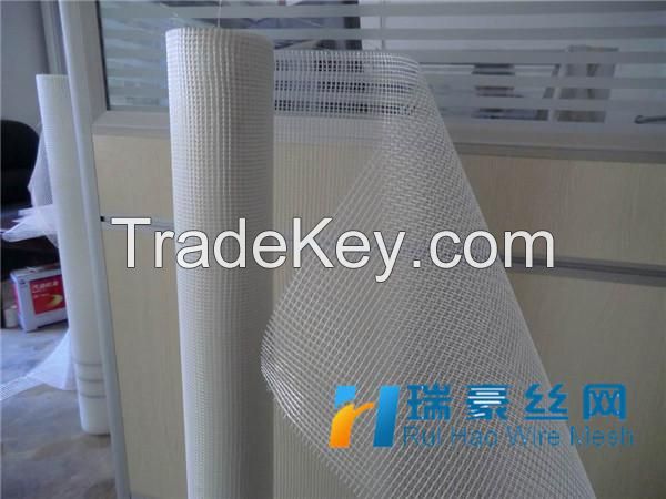 China Ruihao Low Price 5x5mm 145g/m2 Fiberglass Mesh manufacturer