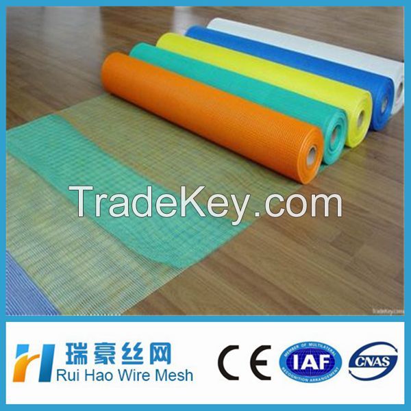 China Ruihao Low Price 5x5mm 145g/m2 Fiberglass Mesh manufacturer