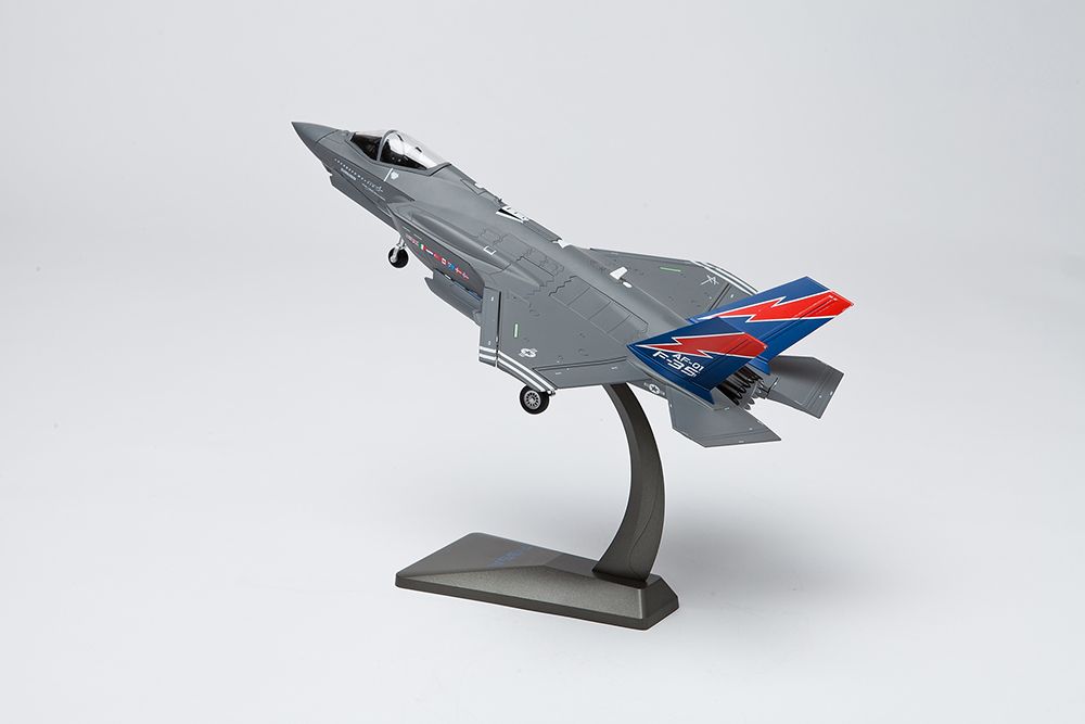 F-35 fighter jet model