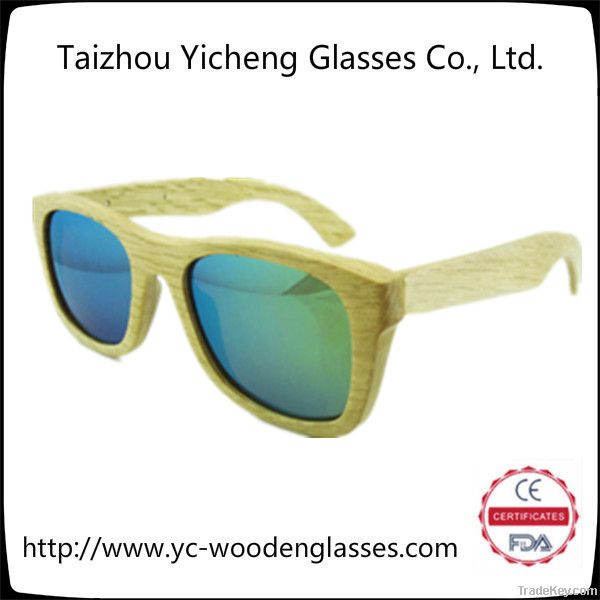 Fashion men and women sunglasses, wood glasses