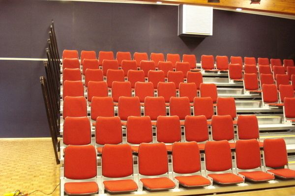 retractable telescopic seating