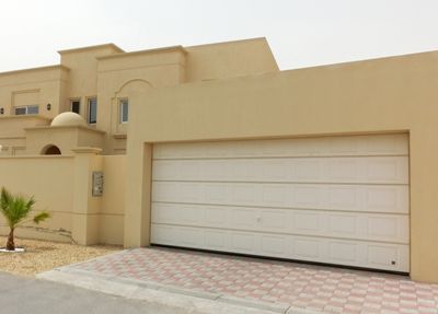 AUTOMATIC DOOR: GARAGE DOOR