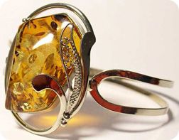 NATURAL AMBER JEWELRY FROM EUROPE