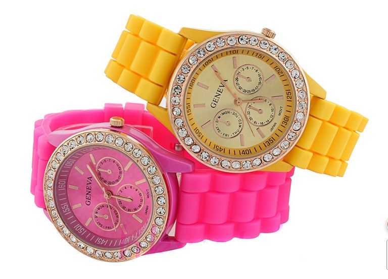 2014The new arrivall !!! Wholesale super durable fashion Geneva watch witn jewel 