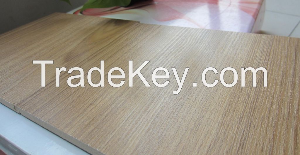 Middle Embossment Surface Laminate Flooring