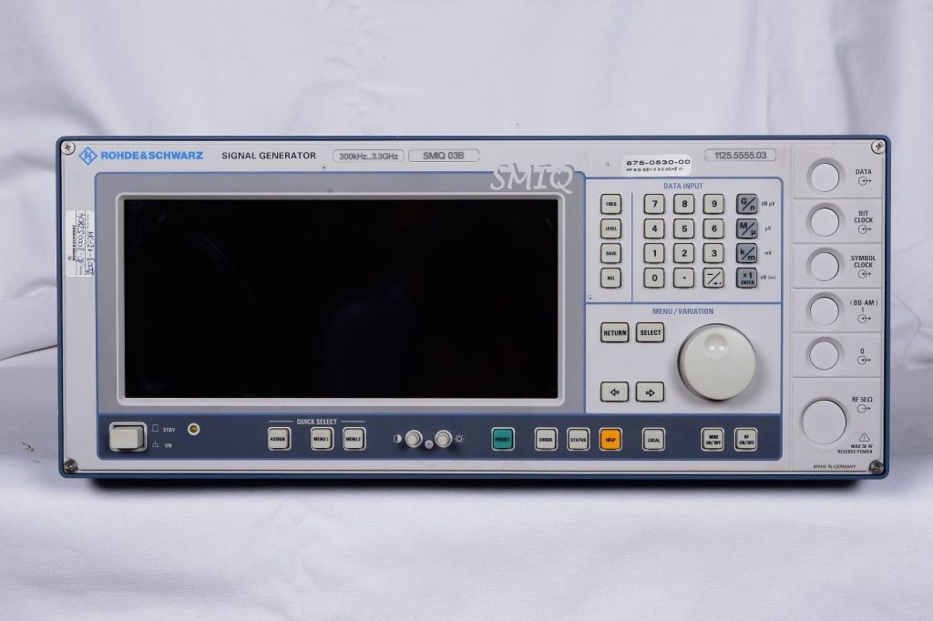 Rohde & Schwarz SMIQ03B Signal generator 300 kHz to 3.3 GHz options