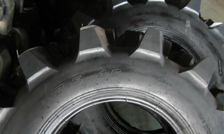 R-2 series agricultural tractor 7.5-16 tire