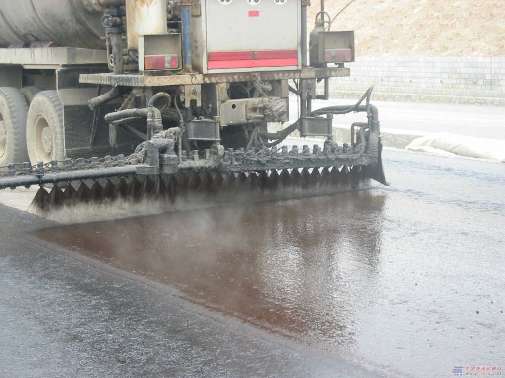 Smart asphalt distributor