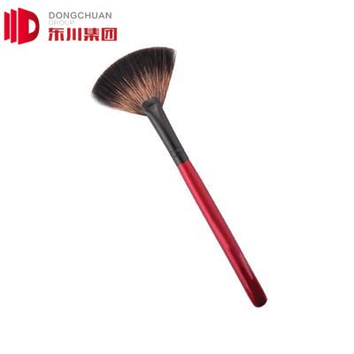 makeup fan brush