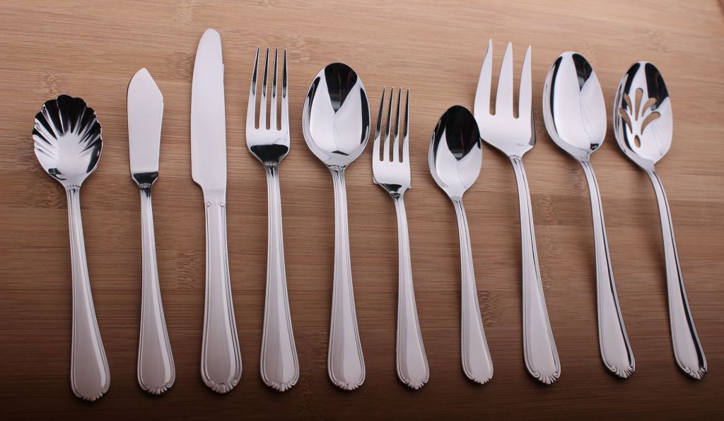 STAINLESS STEEL CUTLERY, FLATWARE, TABLE WARE, KNIFE, FORK, SPOON