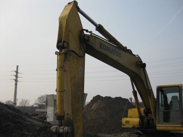 Used Komatsu PC200-6 excavator