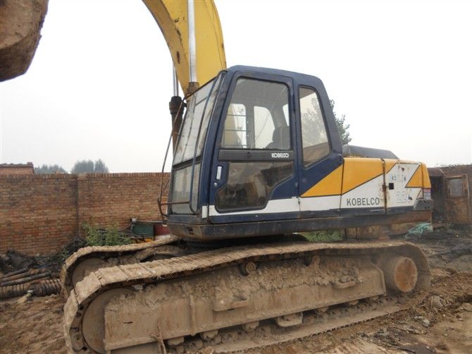 Used Kobelco SK200-3 excavator 