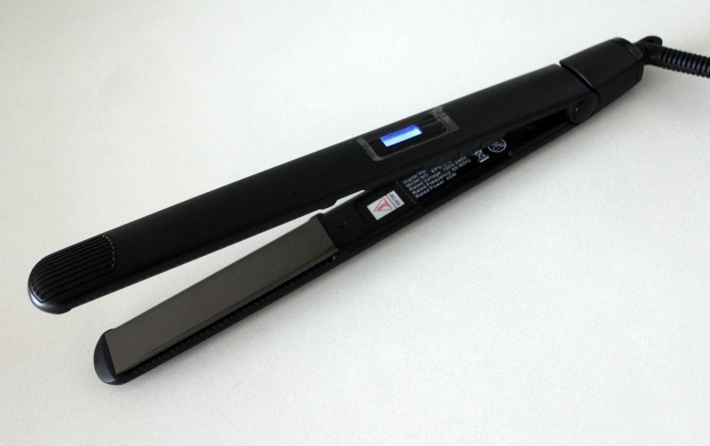 LCD hair straightener