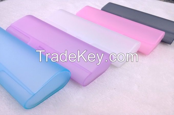 Plastic glasses case