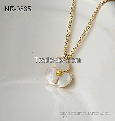 metal enamel flower necklace