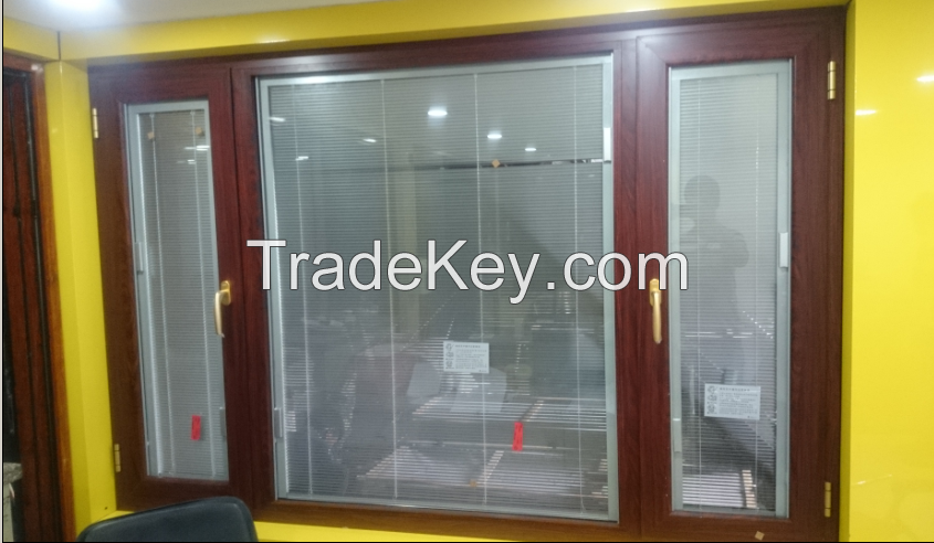 Aluminum casement window