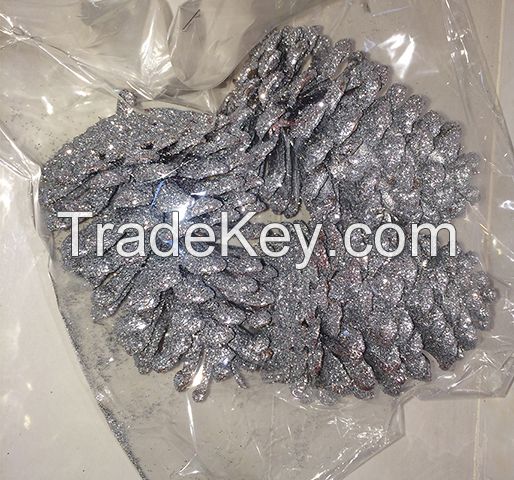 glittered pine cone 